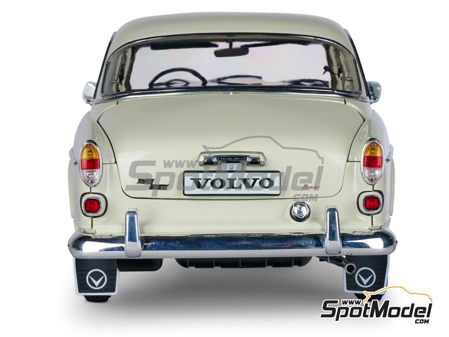 Ixo Collections IXC.VOL.FK: Car scale model kit 1/8 scale - Volvo